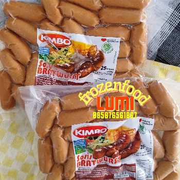 Kimbo Bratwurst Cocktail 450 grJogja Frozen Food Condongcatur Dibalik kenikmatan KIMBO Bratwurst Original, terdapat kandungan daging sapi asli yang diimpor dari Australia berpadu dengan bumbu spesial bratwurst original ala Eropa. KIMBO Bratwurst Original berukuran cocktail ini sangat cocok untuk dijadikan sate sosis bakar dengan tambahan bumbu BBQ, saus tomat, mayonaise atau jenis saus lainnya. Nikmati kelezatan sosis bratwurst tanpa perlu mengupas selongsongnya yang memberikan sensasi crunchy ketika digigit.