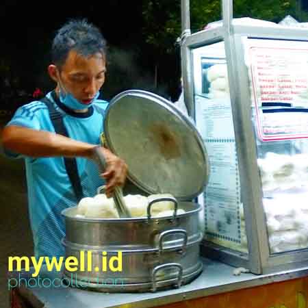 Agar lebih efektif dalam bekerja cobalah fokus dengan cara membuat daftar prioritas pekerjaan Anda