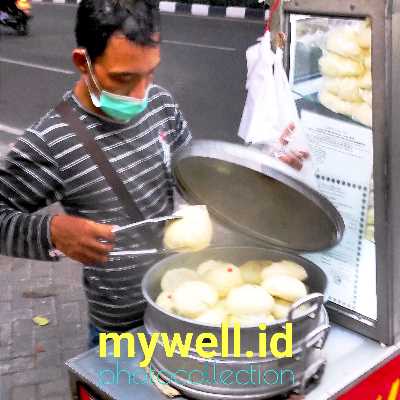 Usahakan untuk menyimpan makanan di dalam freezer dalam suhu yang konstan dan stabil, sekitar -18°C.
Tidak menyetel terlalu sering temperatur freezer, hindari membuka pintu freezer terlalu lama atau terlalu sering.