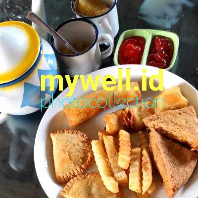 Dobu jorim adalah hidangan Korea yang terdiri dari cumi-cumi yang dimasak dengan bumbu kecap asin. Biasanya hidangan ini disajikan sebagai lauk pendamping nasi dan bisa dimakan dalam keadaan hangat atau dingin.