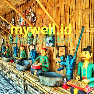 Fish dumpling dapat disajikan dengan berbagai cara, tergantung pada selera dan kebutuhan Anda. Berikut adalah beberapa cara penyajian fish dumpling yang umum:
Direbus: Fish dumpling dapat direbus dalam air mendidih selama 3-5 menit atau sampai matang. Setelah matang, fish dumpling bisa langsung disajikan atau dimasukkan ke dalam sup.