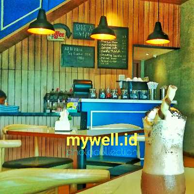 terbiasa tambahkan susu, krim, atau gula ke dalam secangkir kopi, akibatnya berat badan bertambah. Kenapa bisa begitu?☕☕☕ https://www.mywell.id/Efek-Samping-Banyak-Minum-Kopi