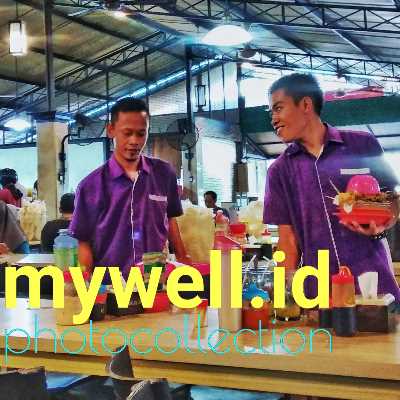 Kari Ikan Tumis bawang bombay, bawang putih, dan jahe hingga harum.
Tambahkan potongan tomat, bubuk kari, garam, dan santan.
Tambahkan potongan ikan dan masak hingga ikan matang dan kuah kental.
Sajikan dengan nasi putih.