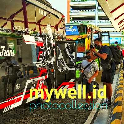 Odeng biasanya dihidangkan sebagai jajanan atau makanan ringan, dan dapat ditemukan di toko-toko makanan Korea atau restoran Korea di berbagai negara. Meskipun tidak termasuk dalam kategori frozen food, namun odeng bisa disimpan di dalam kulkas untuk mempertahankan kesegarannya.