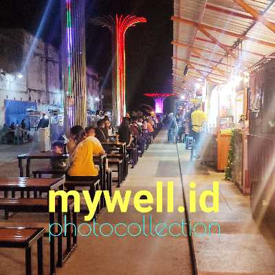 Tumis bawang putih dan bawang bombay dengan minyak sayur hingga harum.
Tambahkan semua saus dan tambahkan air secukupnya.