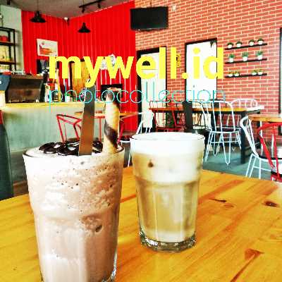 Tambahkan scallop ke dalam wajan, aduk rata. Tambahkan kecap asin, kecap manis, saus tiram, garam, dan merica bubuk. Aduk rata kembali.
Masak hingga scallop matang, sekitar 3-5 menit. Jangan terlalu lama memasak scallop agar tidak mengeras dan kehilangan rasa dan teksturnya.