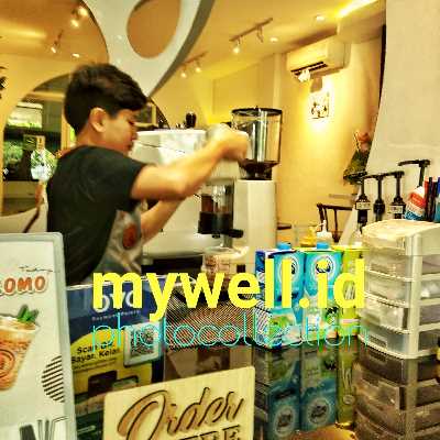 1. Menyimpan makanan beku dalam kantong atau wadah yang kedap udara dan tahan air.
2. Menyimpan makanan beku pada suhu yang sesuai (-18 derajat Celsius atau lebih rendah).
3. Membuat label pada makanan beku untuk membantu mengingat tanggal simpannya.